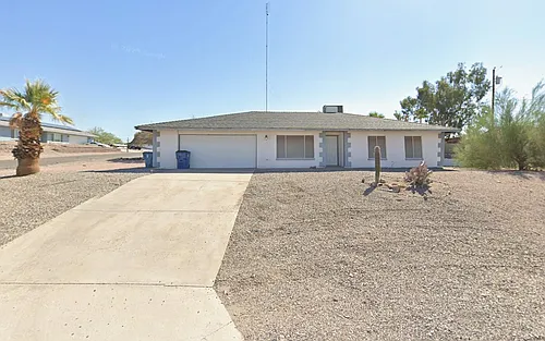 3590 Clearwater Dr Photo 1