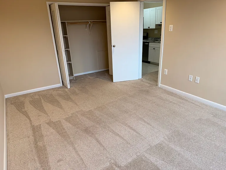 10201 Grosvenor Pl — Photo 22