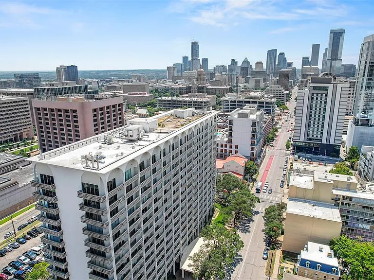1801 Lavaca St #5F — Photo 2