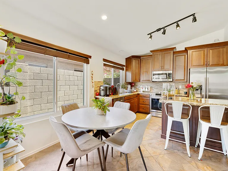 4704 E Weaver Rd — Photo 42
