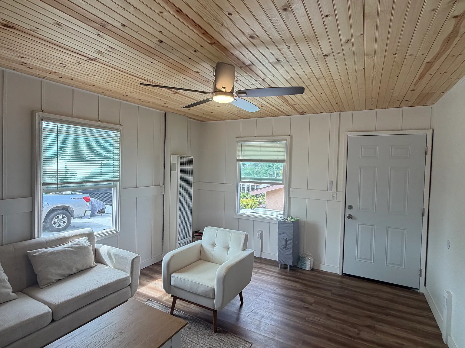 3 bed, 850 sqft, $3,200 — Photo 2