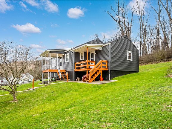 3rd image of 32 Maple St