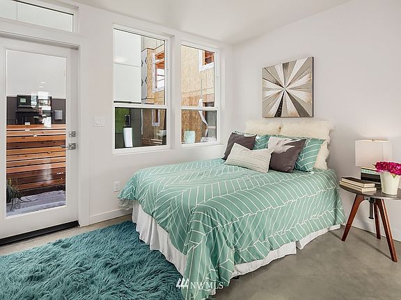 4th image of 513 A NE 73rd Street