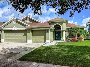 807 Seminole Sky Dr, Ruskin, FL 33570