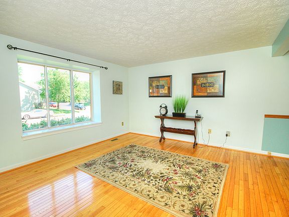 5th image of 22173 Stablehouse Dr