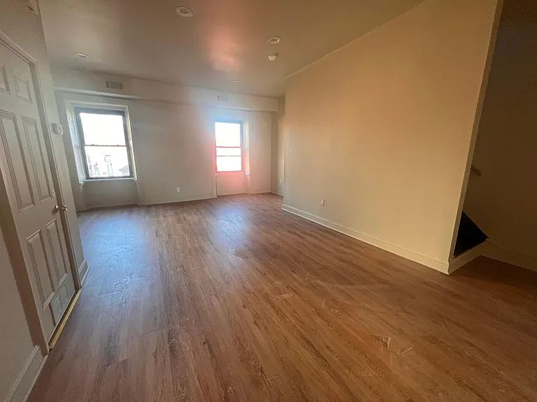 1542 N 15th St #5 — Photo 14