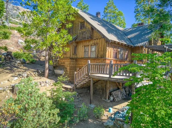 15 Rock Rd, Shaver Lake, CA 93664