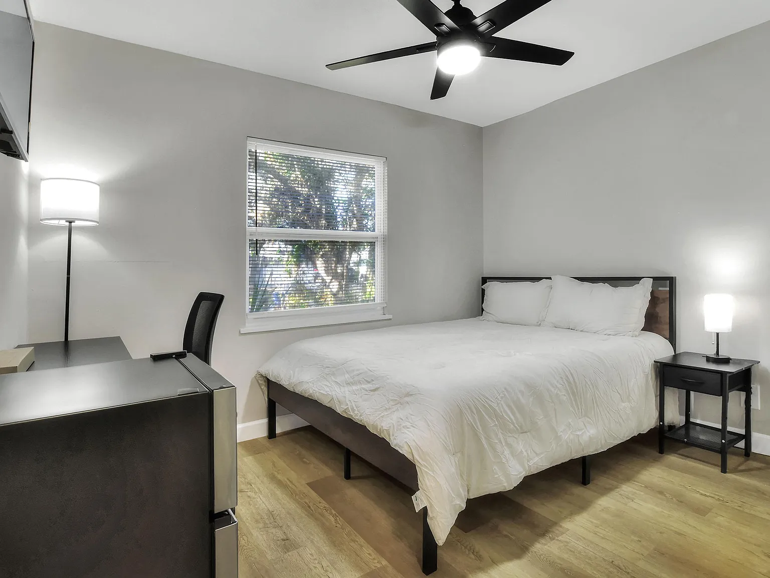 4 bed, 2.0 bath, 1800 sqft, $1,027 — Photo 1