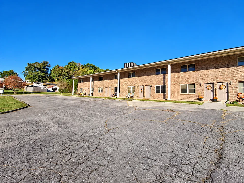 1419 Hilton Rd
