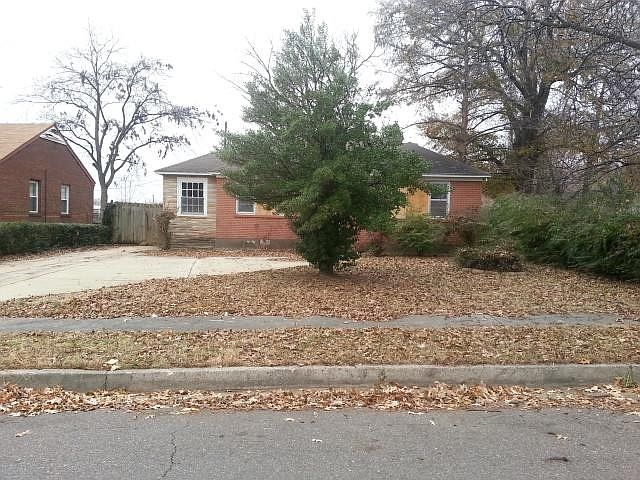 2nd image of 2439 Browning Cir