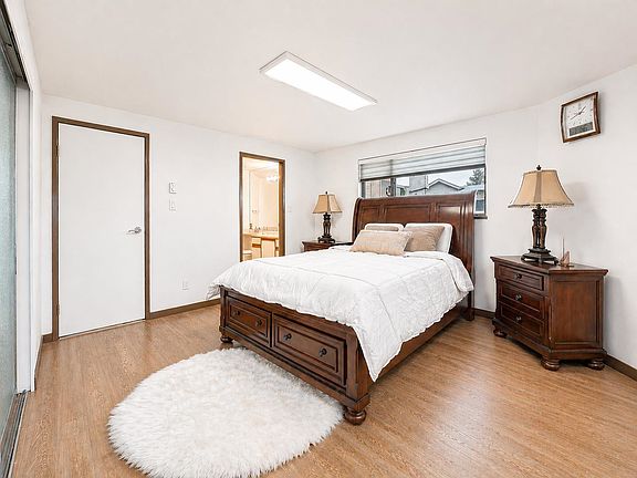 3rd image of 3459 River Rd W #14