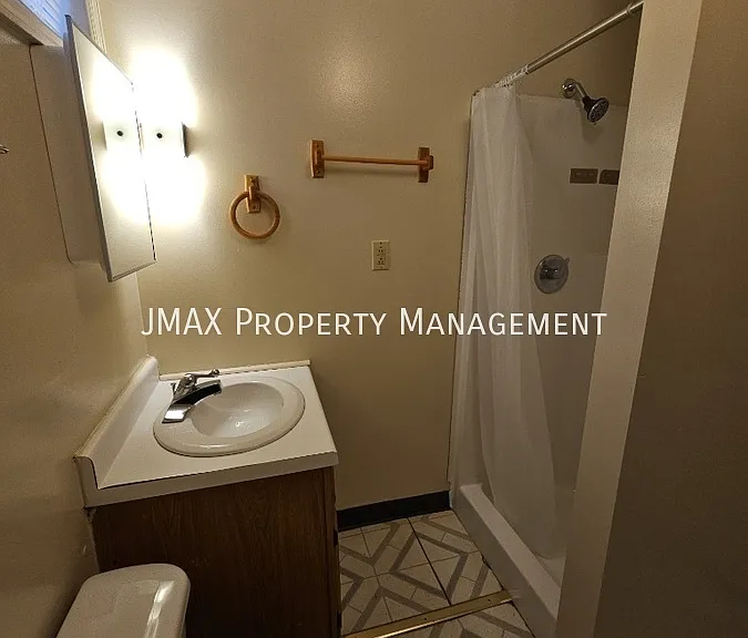3128 Fleetwood Ave — Photo 11