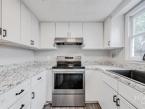 4th image of 6501 Habersham St Unit 12