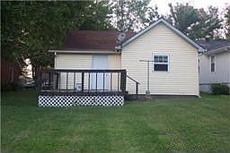 Deck & large back yard 