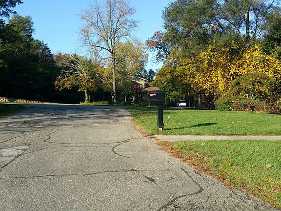 3rd image of 7437 Wellbourne Ct