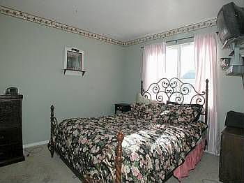 2nd image of 1847 Canary Way