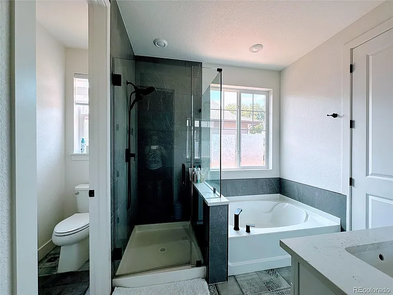 6065 E 154th Pl — Photo 26