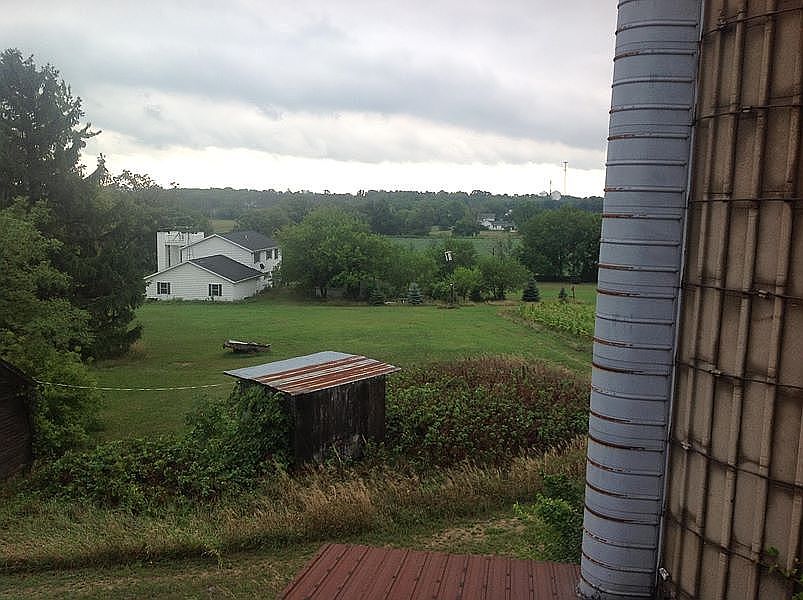 2nd image of N819 Howard Rd