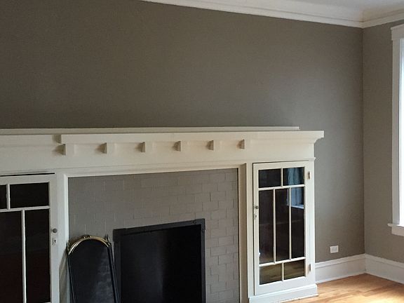 2nd image of 651 E 50th Place # Fl 3