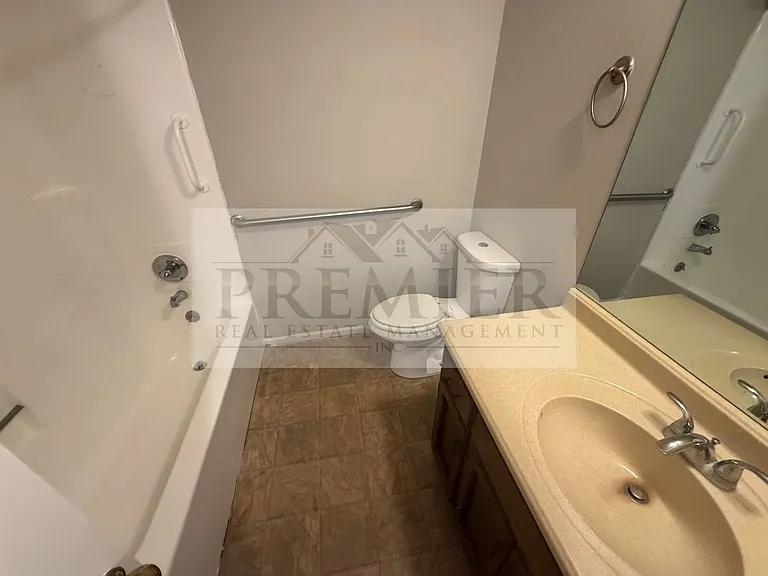 300 W Montgomery St #1 — Photo 9