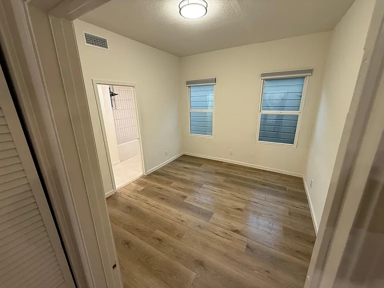 1405 F St — Photo 4