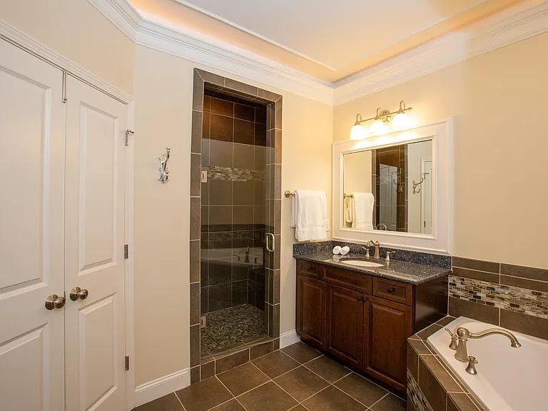 653 Lockton Pl — Photo 34