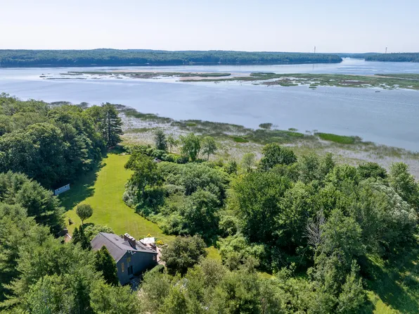 513 Browns Point Road, Bowdoinham, ME 04008