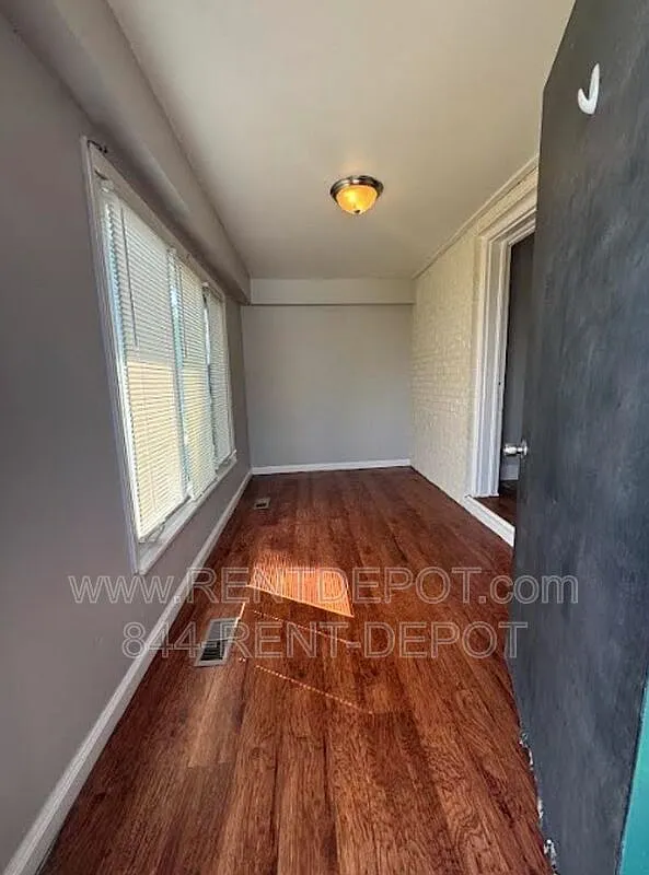 1 bed, 1.0 bath, 675 sqft, $825 — Photo 2