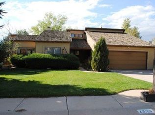 2829 Country Club Cir, Colorado Springs, CO 80909