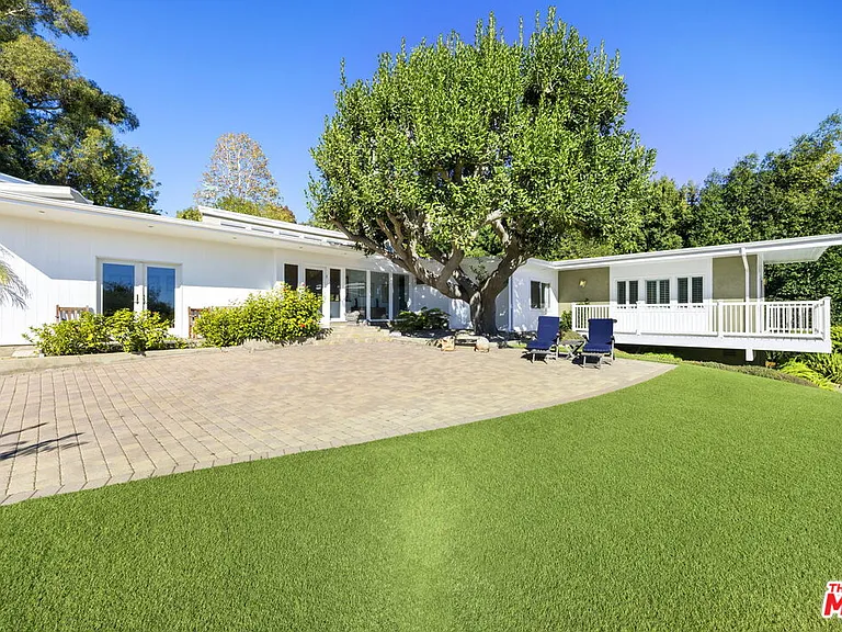 11215 W Sunset Blvd — Photo 6