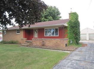 121 Baugniet St, Mishicot, WI 54228