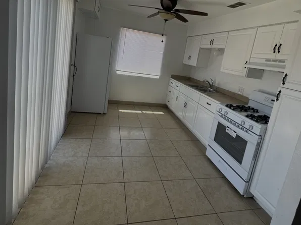 1195 Valencia Ave APT C, Hemet, CA 92543