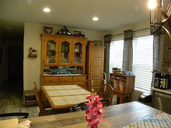 4th image of 14900 County Road H #83