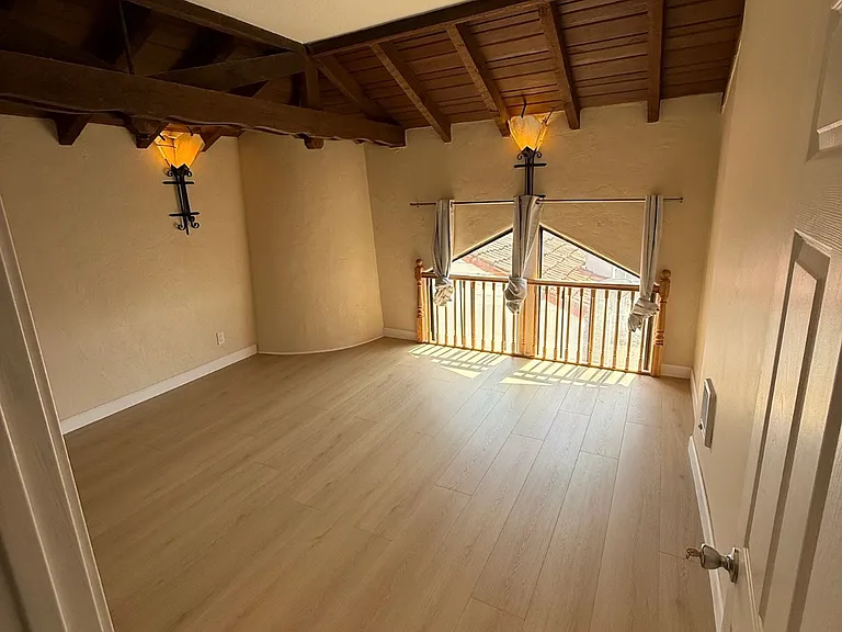 1700 Le Roy Ave #8 — Photo 10