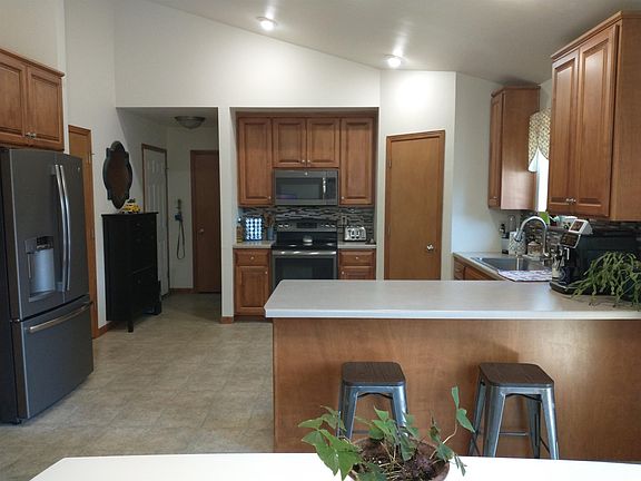 3rd image of 3380 Heaven Dr