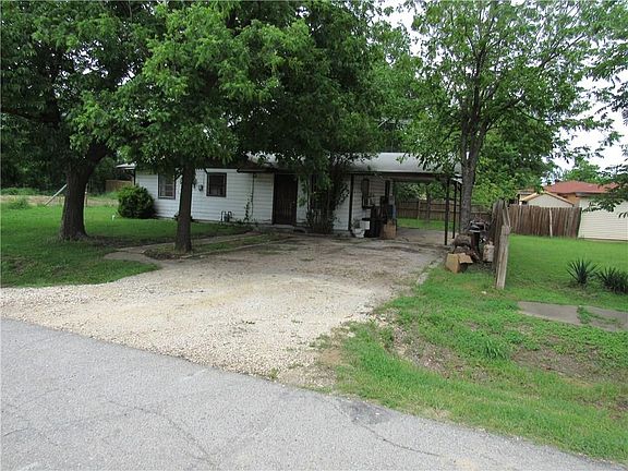2nd image of 307 E Weaver Ave