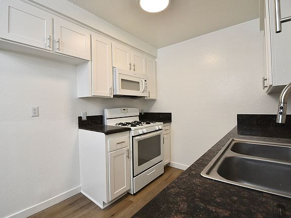 5th image of 11225 Huston St APT 207