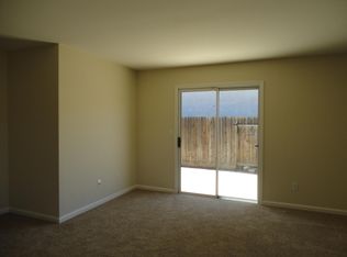 1105 Blue Heron Dr, Patterson, CA 95363