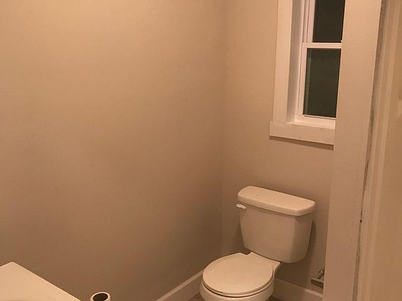 3rd image of 481 10th St Floor 1