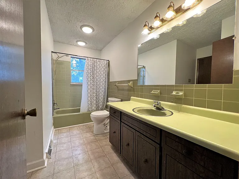 11518 Midhurst Dr — Photo 13