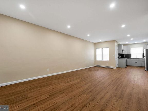 5th image of 1016 Andrews Ave