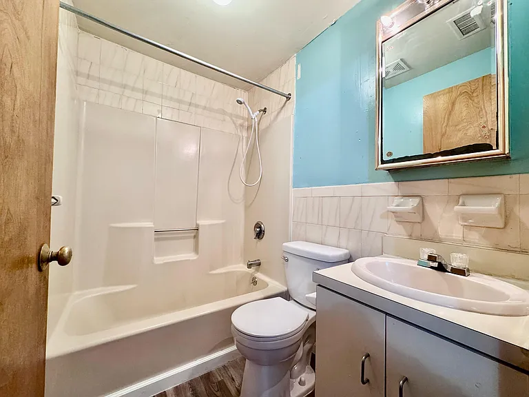 167 Barker St #C1 — Photo 3