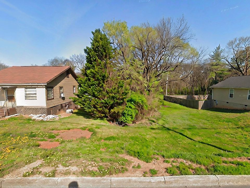 2nd image of 427 E Lincoln Rd