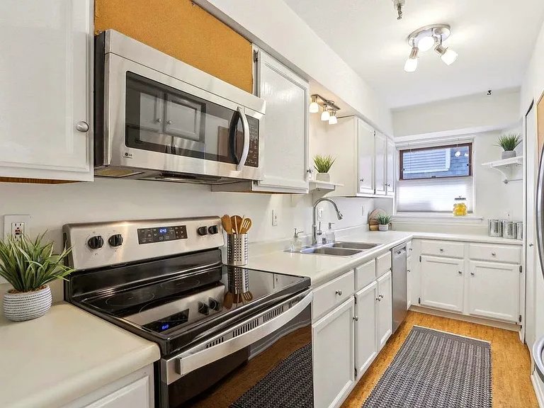 336 N Allen St #3 — Photo 4