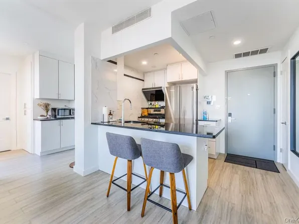 144-27 Sanford Avenue image 12 of 29