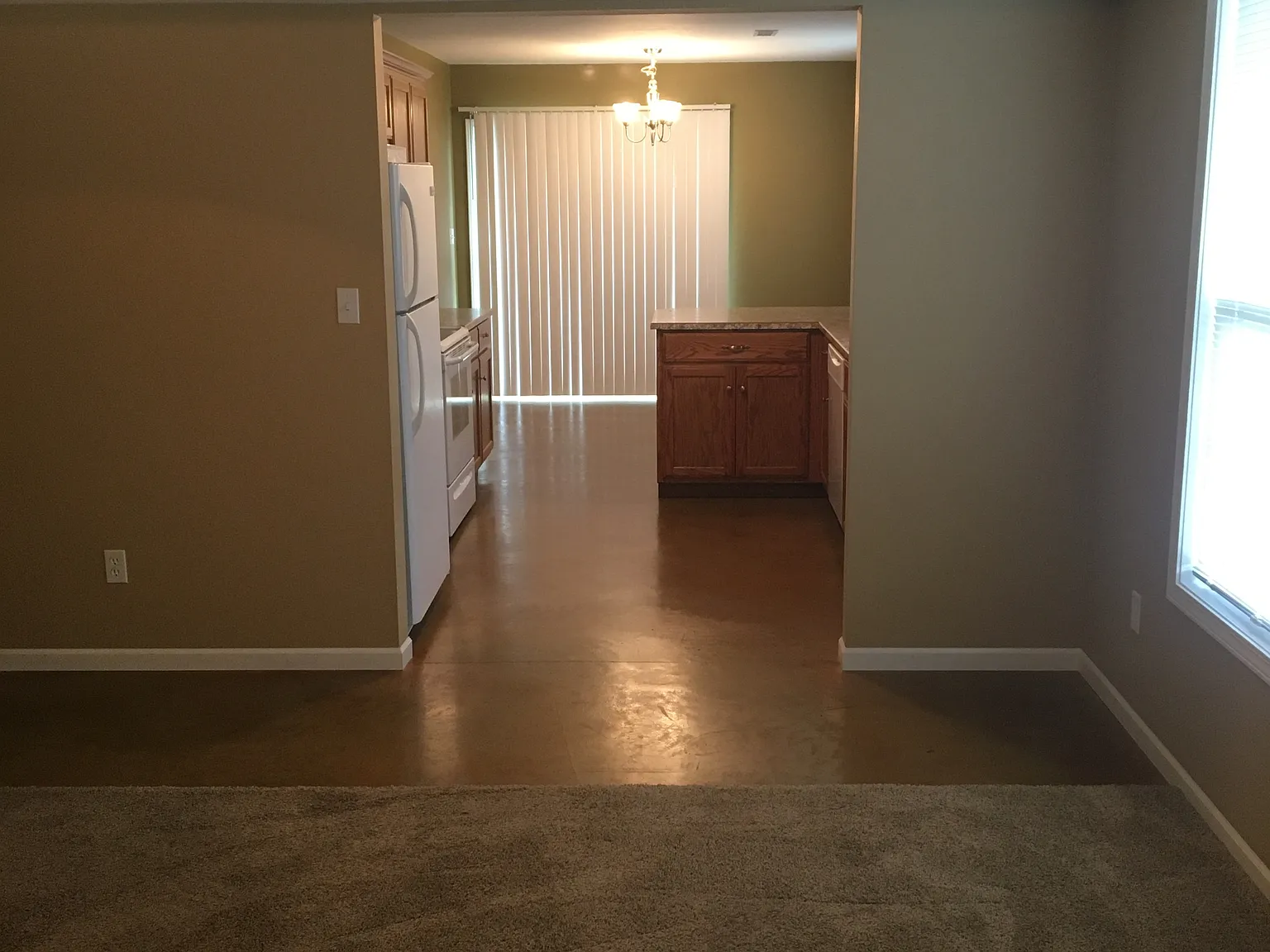 3 bed, 2.5 bath, 1600 sqft, $1,500 — Photo 4