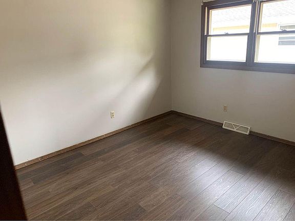 2nd image of 556 Lee Ct #A