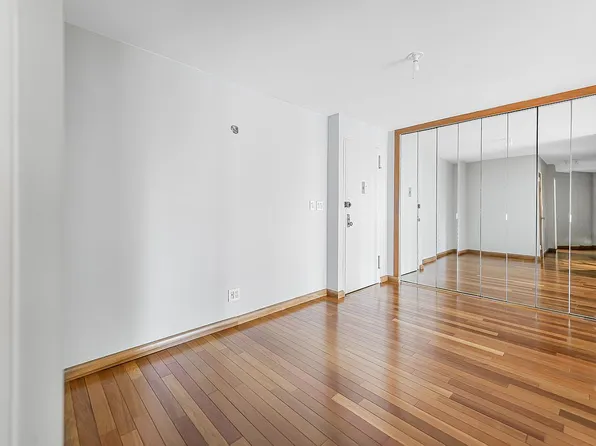 35 Seacoast Ter APT 8A, Brooklyn, NY 11235