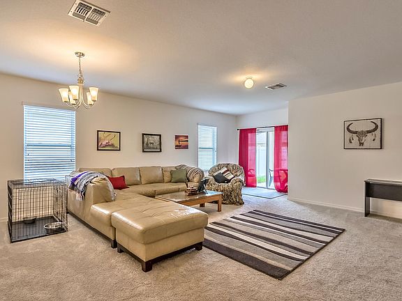 5th image of 426 Pink Coral Ln