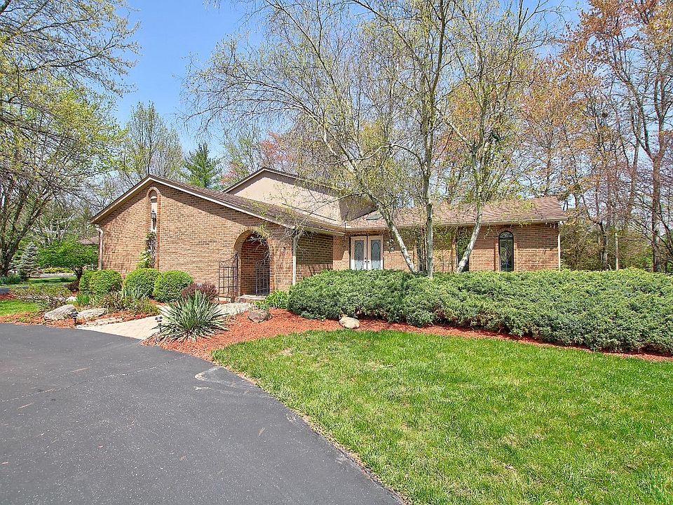 1st image of 5997 Woodridge Dr